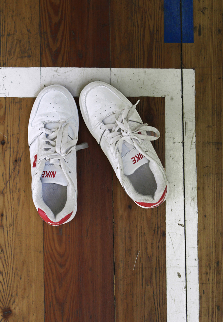 Визуальное исследование объекта: кеды.