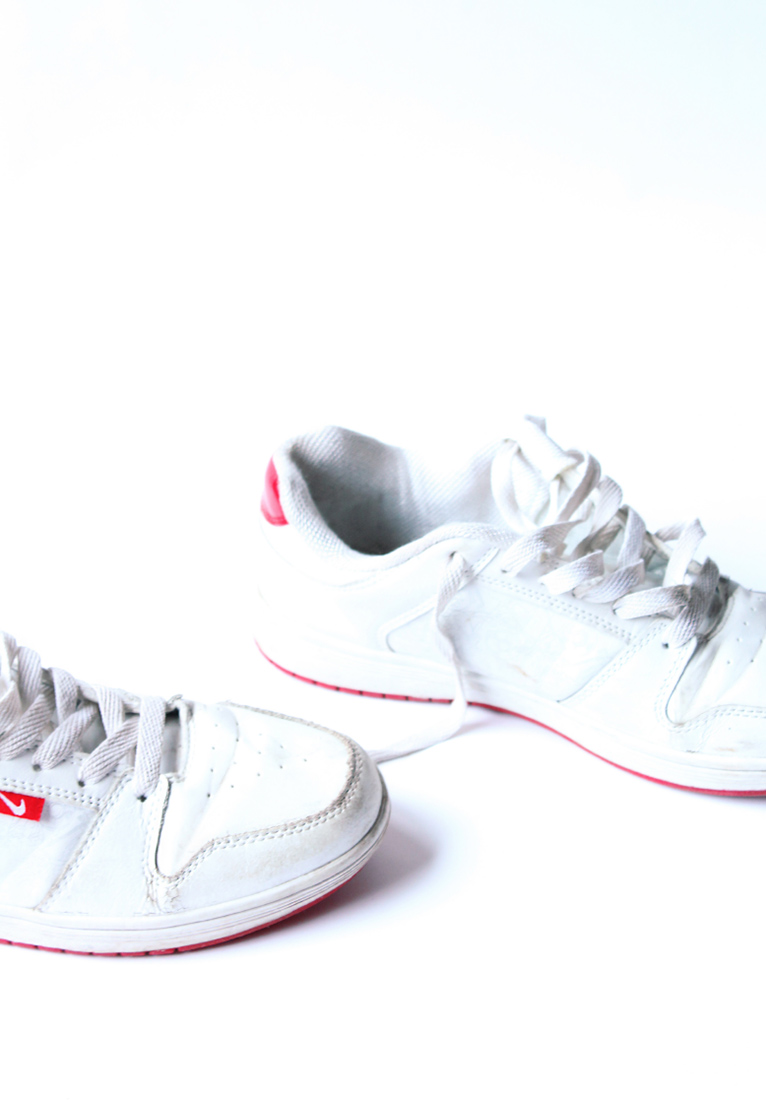 Визуальное исследование объекта: кеды.