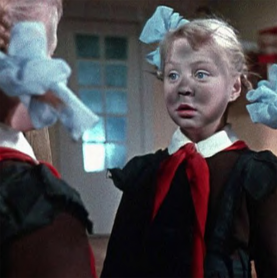 Визуальное исследование объекта: зеркало.