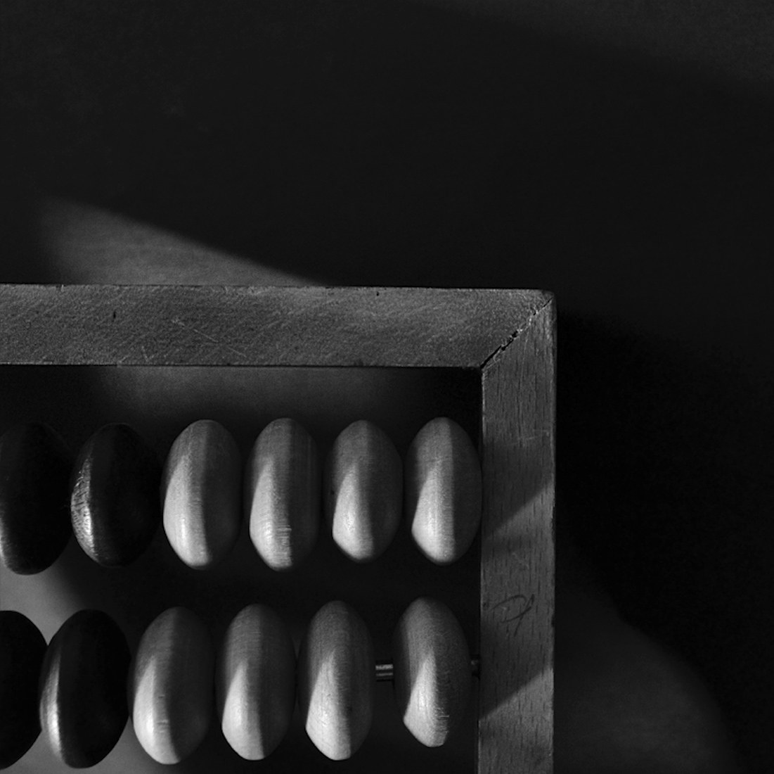 Визуальное исследование объекта: счёты.