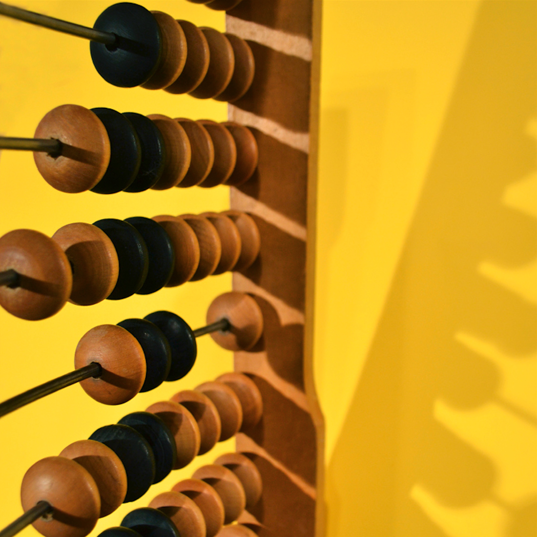 Визуальное исследование объекта: счёты.