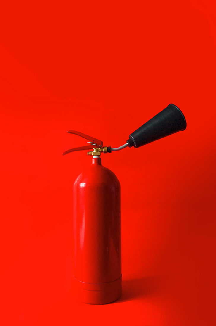 Визуальное исследование объекта: огнетушитель.