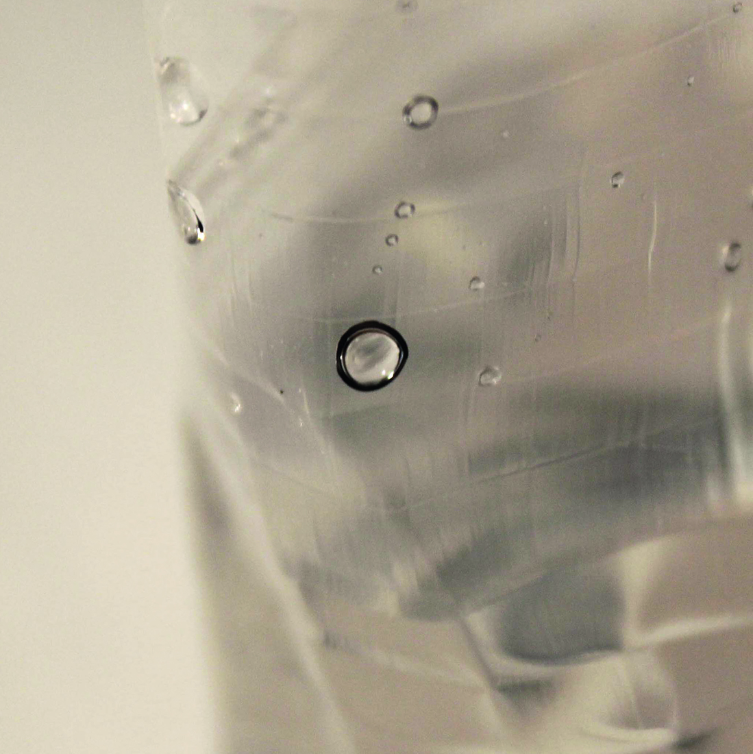 Визуальное исследование объекта: пластиковый стаканчик.