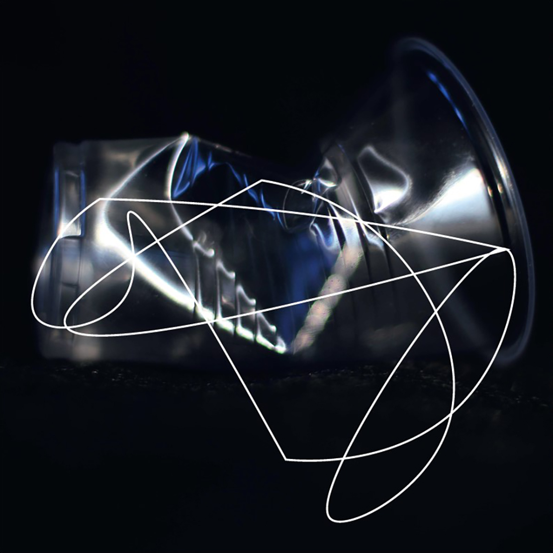 Визуальное исследование объекта: пластиковый стаканчик.