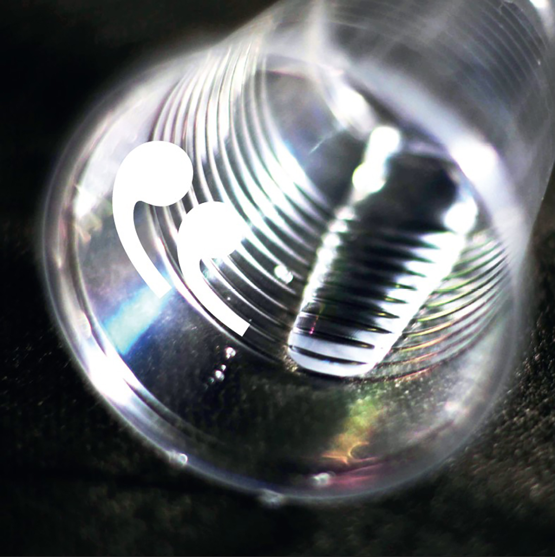 Визуальное исследование объекта: пластиковый стаканчик.