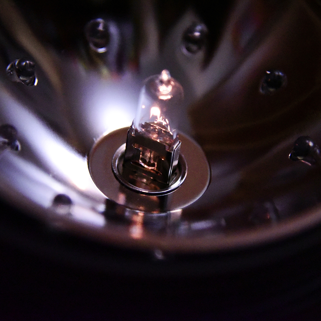 Визуальное исследование объекта: фонарь.